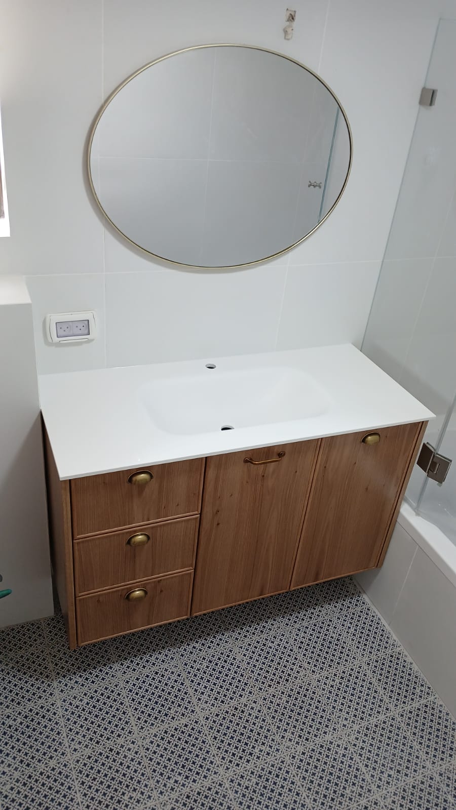 ארון אמבטיה קייב