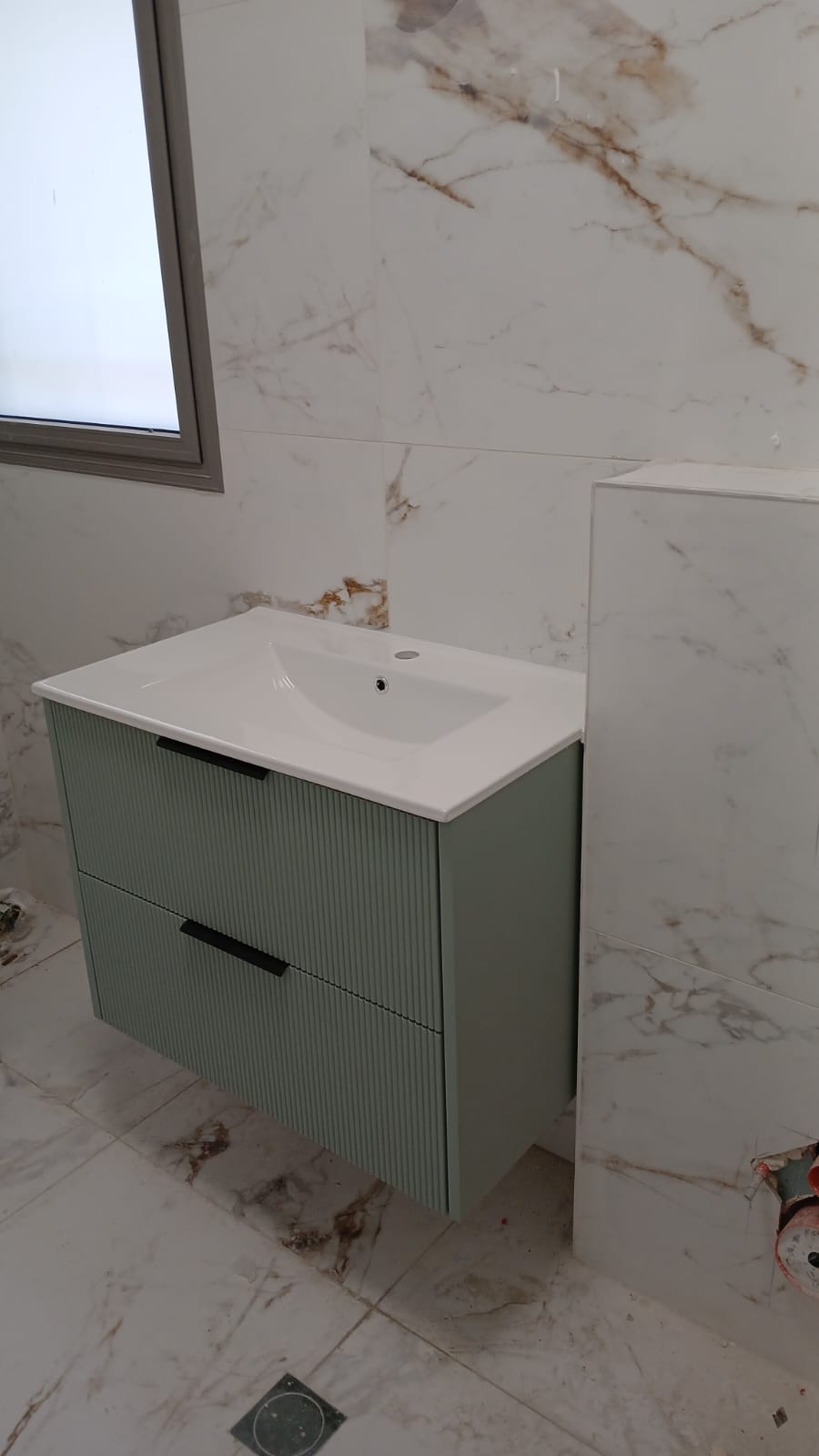 ארון אמבטיה דושינקה