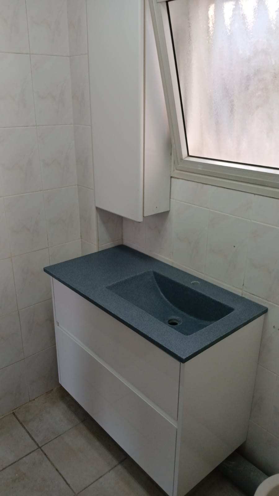 ארון אמבטיה שירת הים