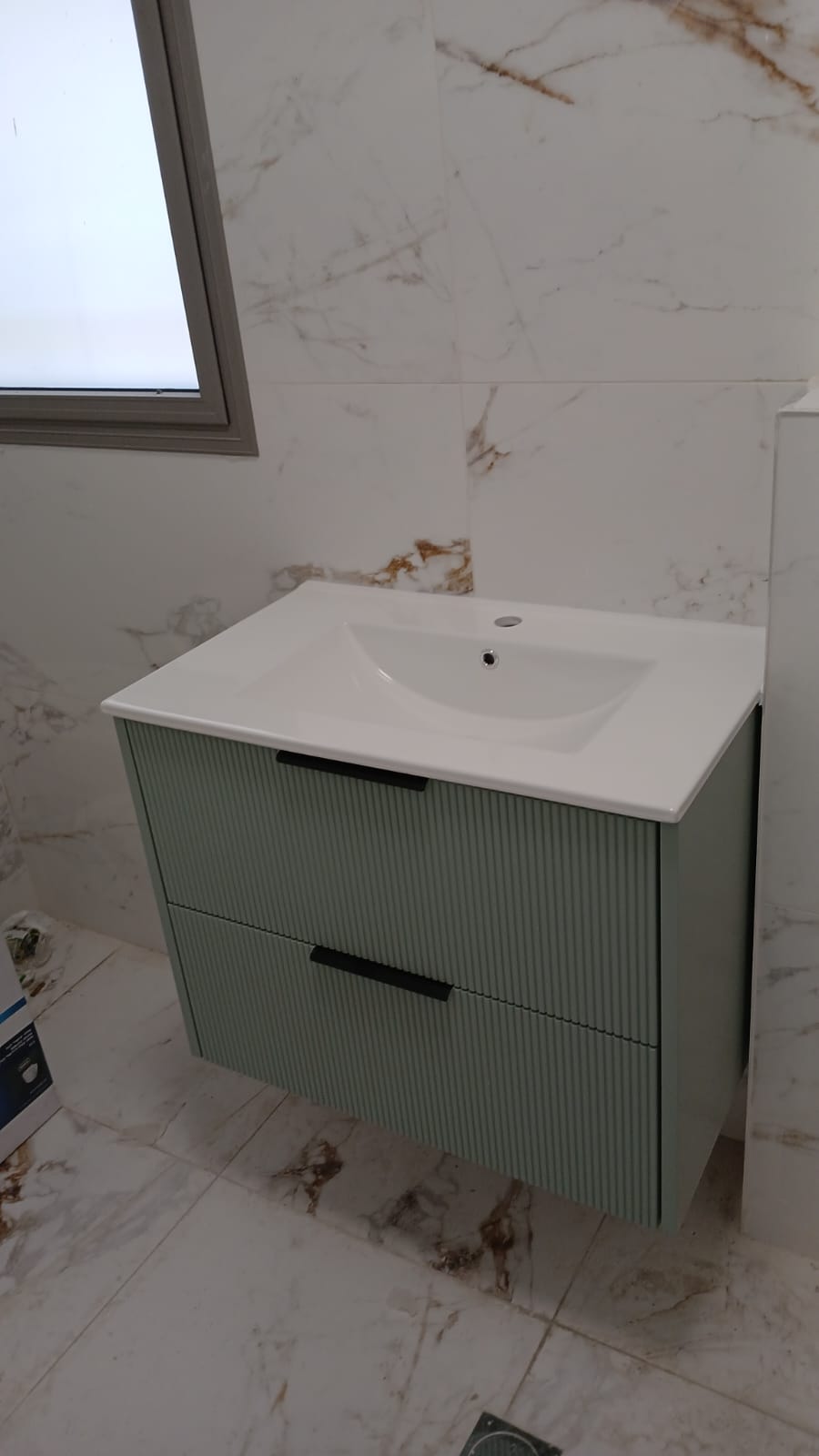 ארון אמבטיה דושינקה