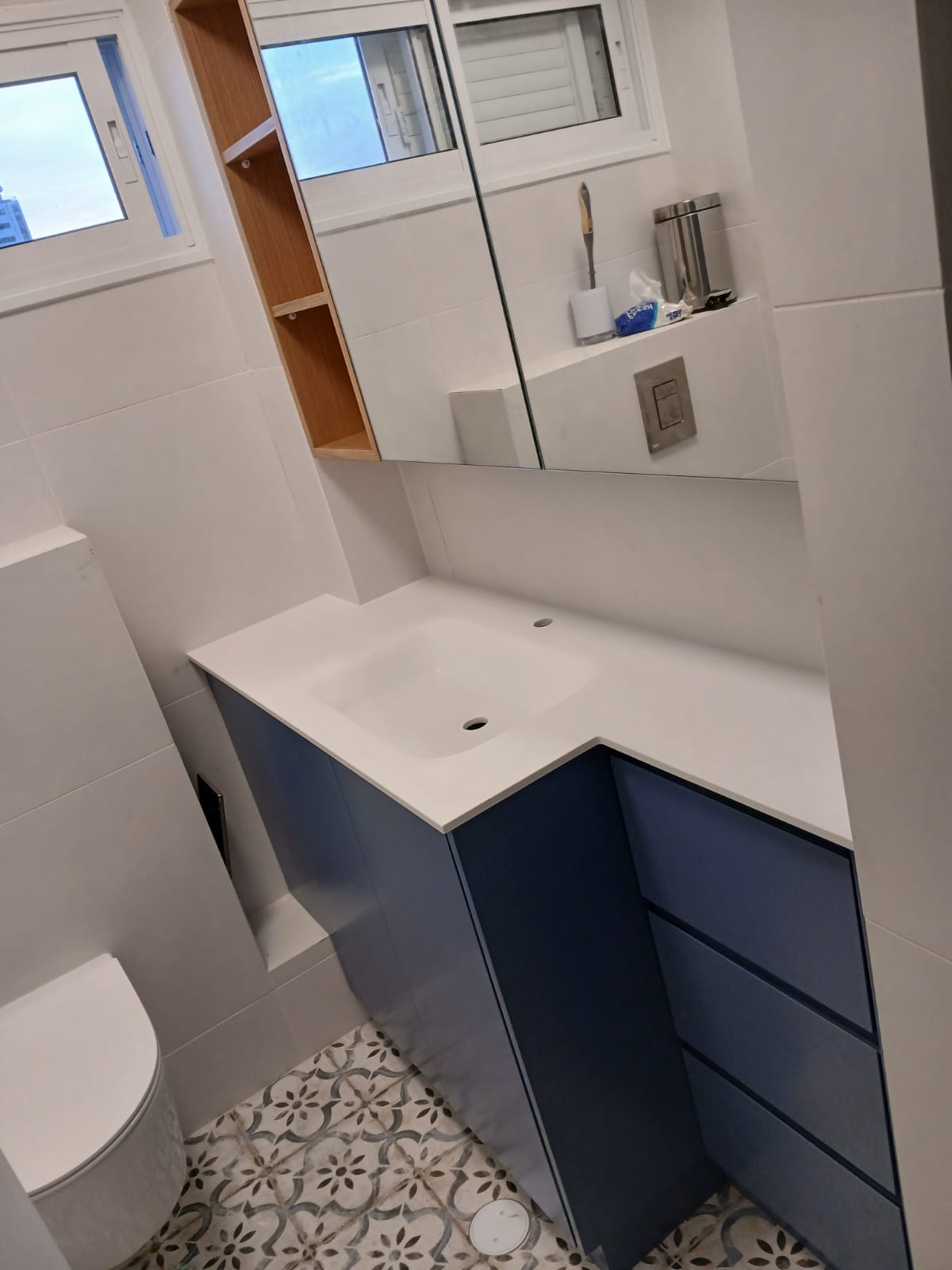 ארון אמבטיה זיו