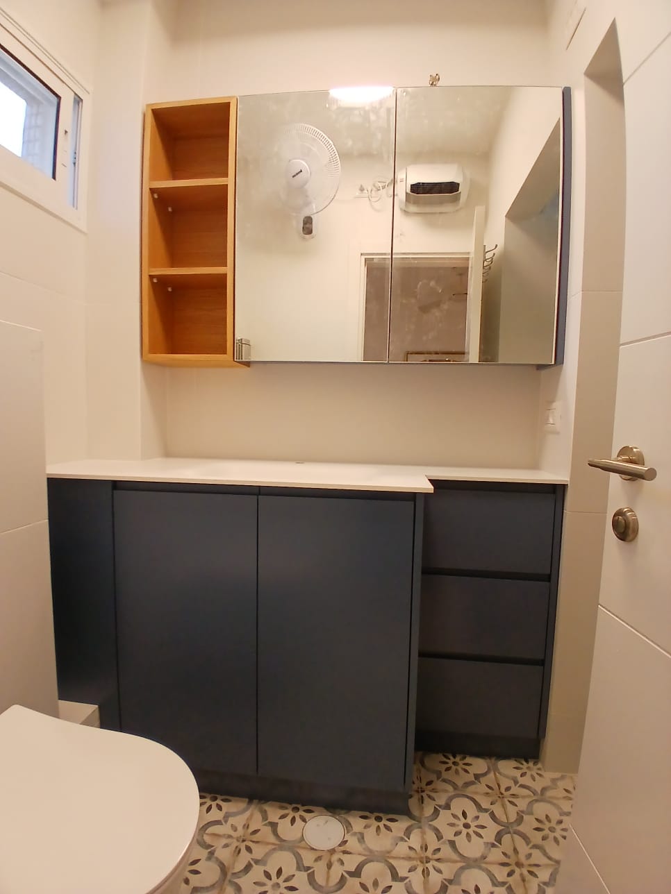 ארון אמבטיה זיו