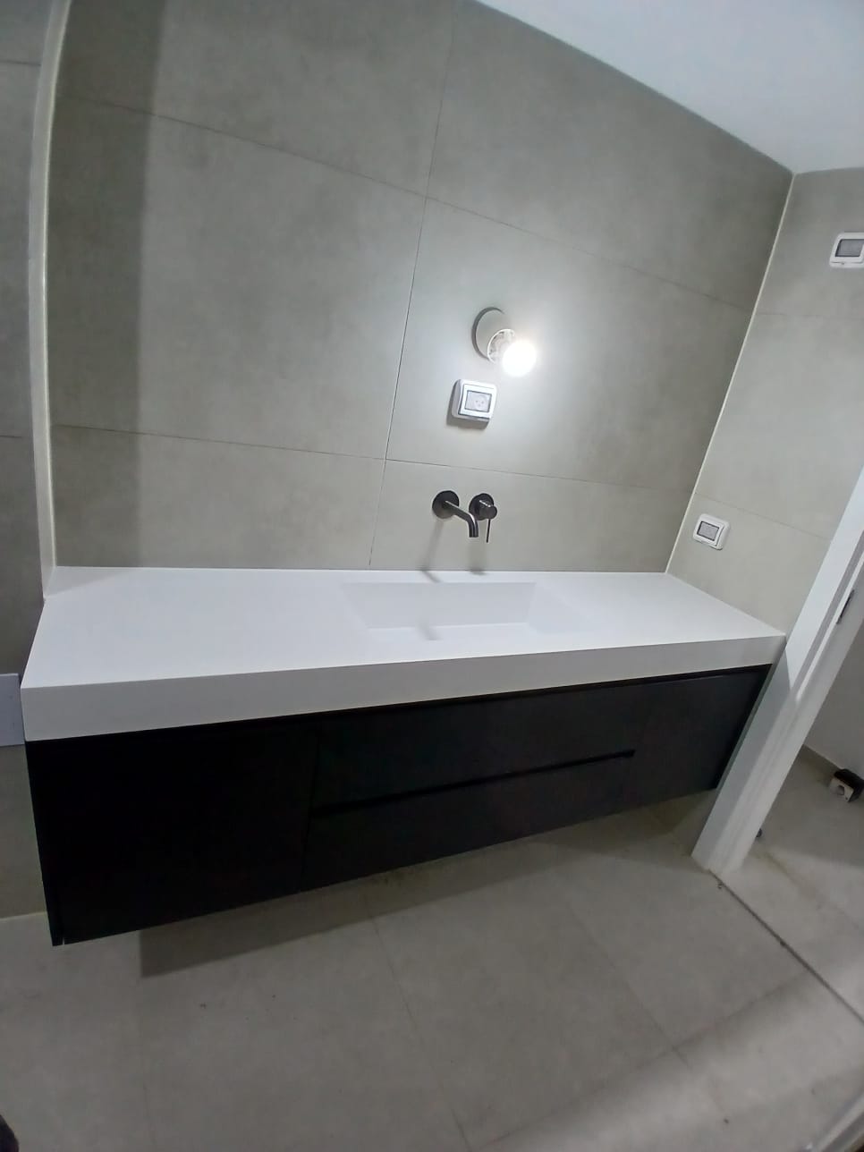 ארון אמבטיה מלנה