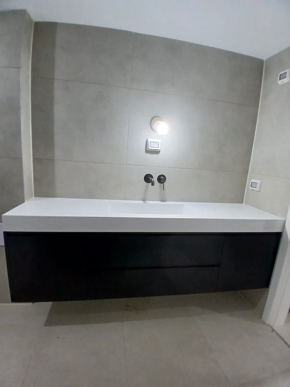 ארון אמבטיה דליטלי