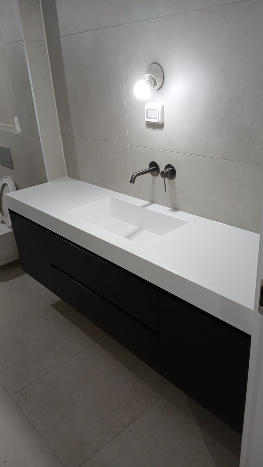 ארון אמבטיה מלנה