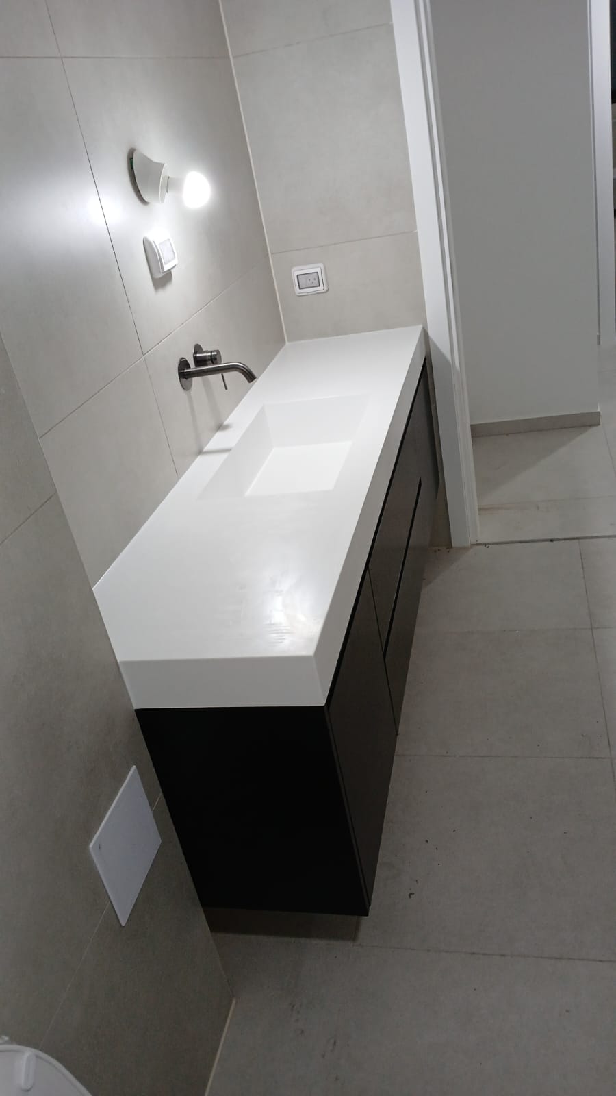 ארון אמבטיה מלנה