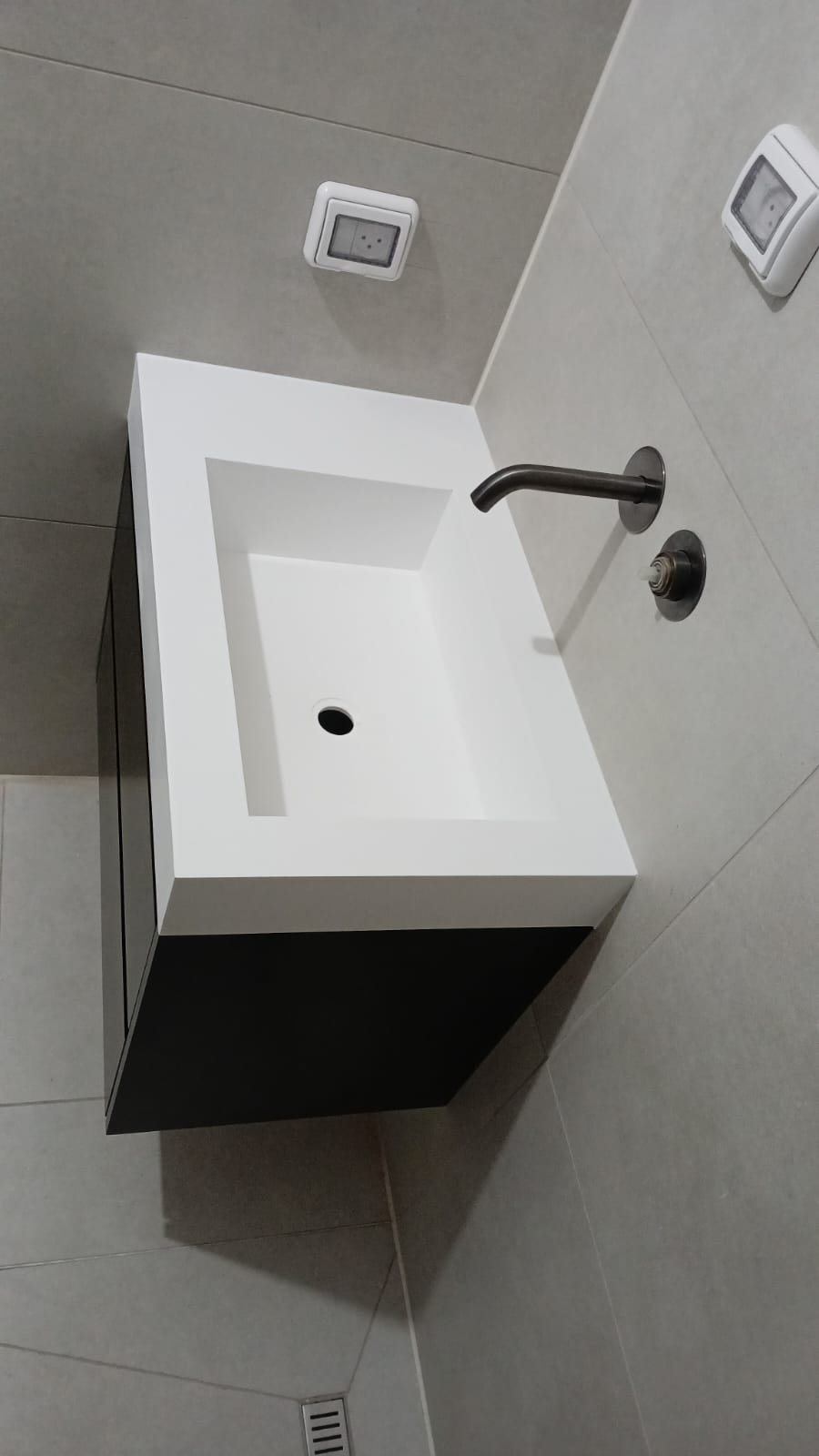 ארון אמבטיה סידני