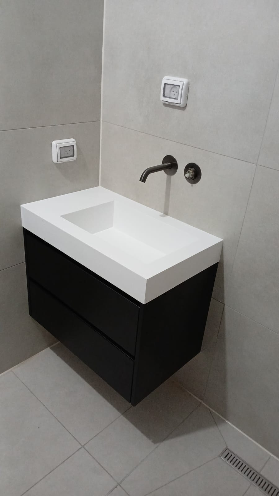 כיור שיש יצוק טורמנטוס