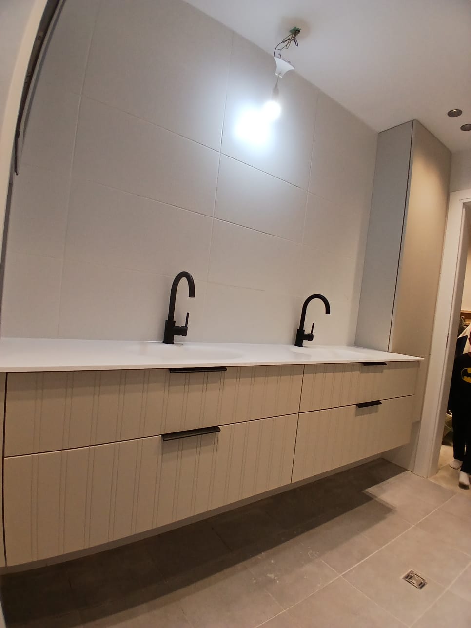 ״ארון אמבטיה קרספו״