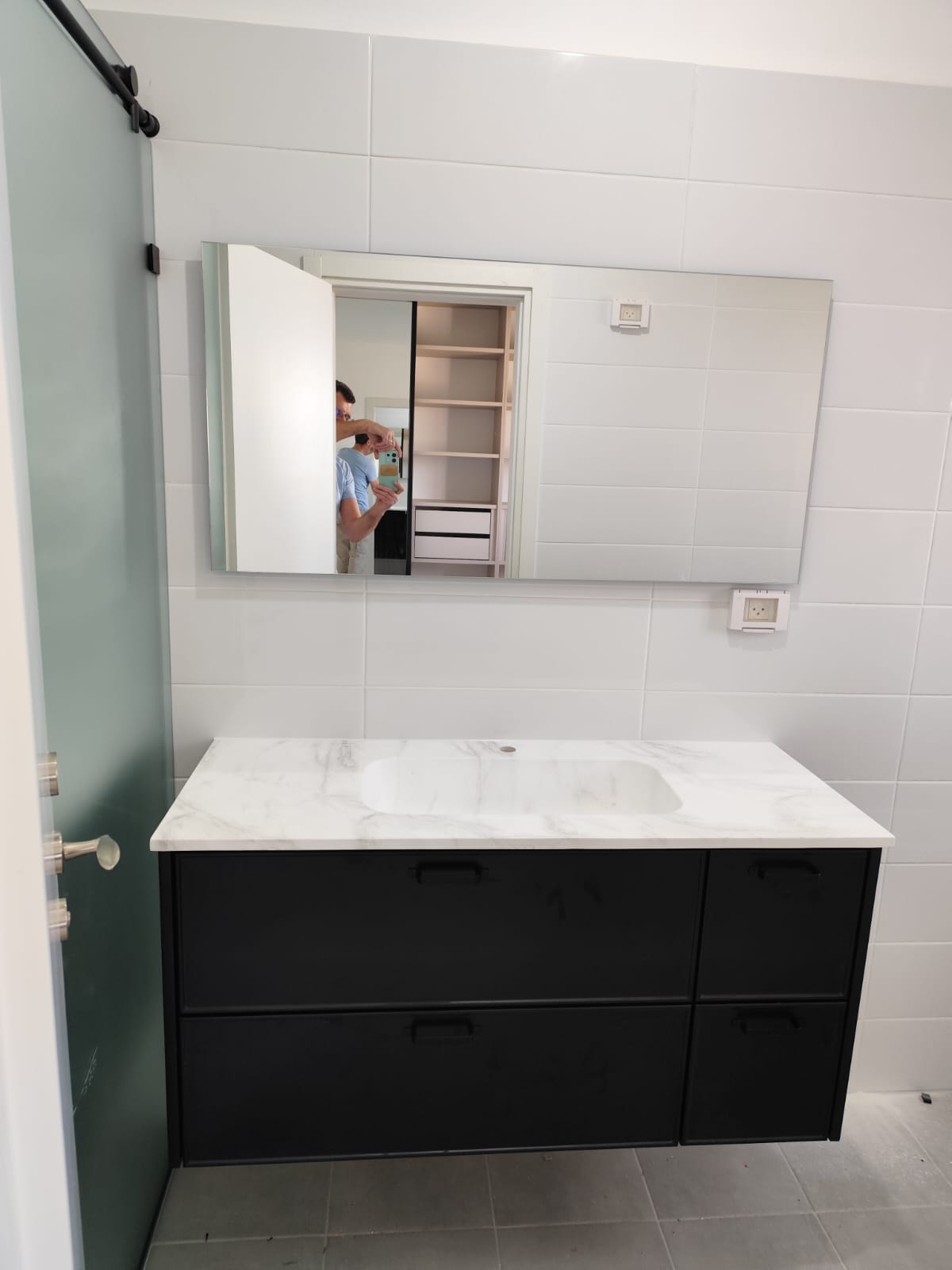 ארון אמבטיה יובל