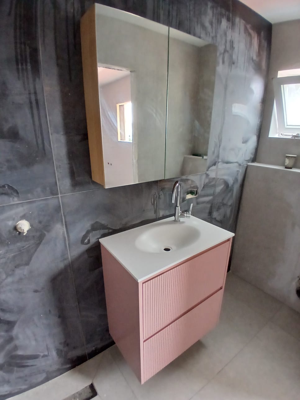 ארון אמבטיה פינקי