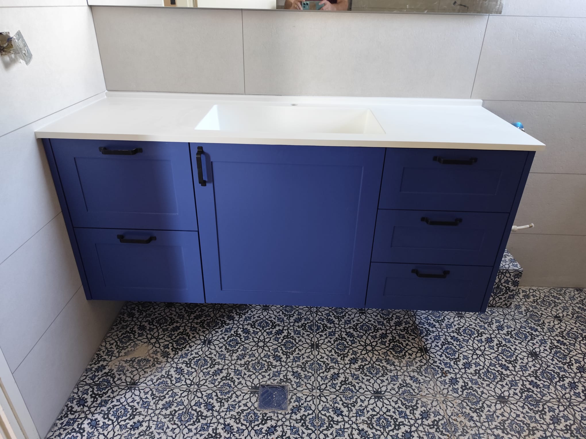 ארון אמבטיה נייבי