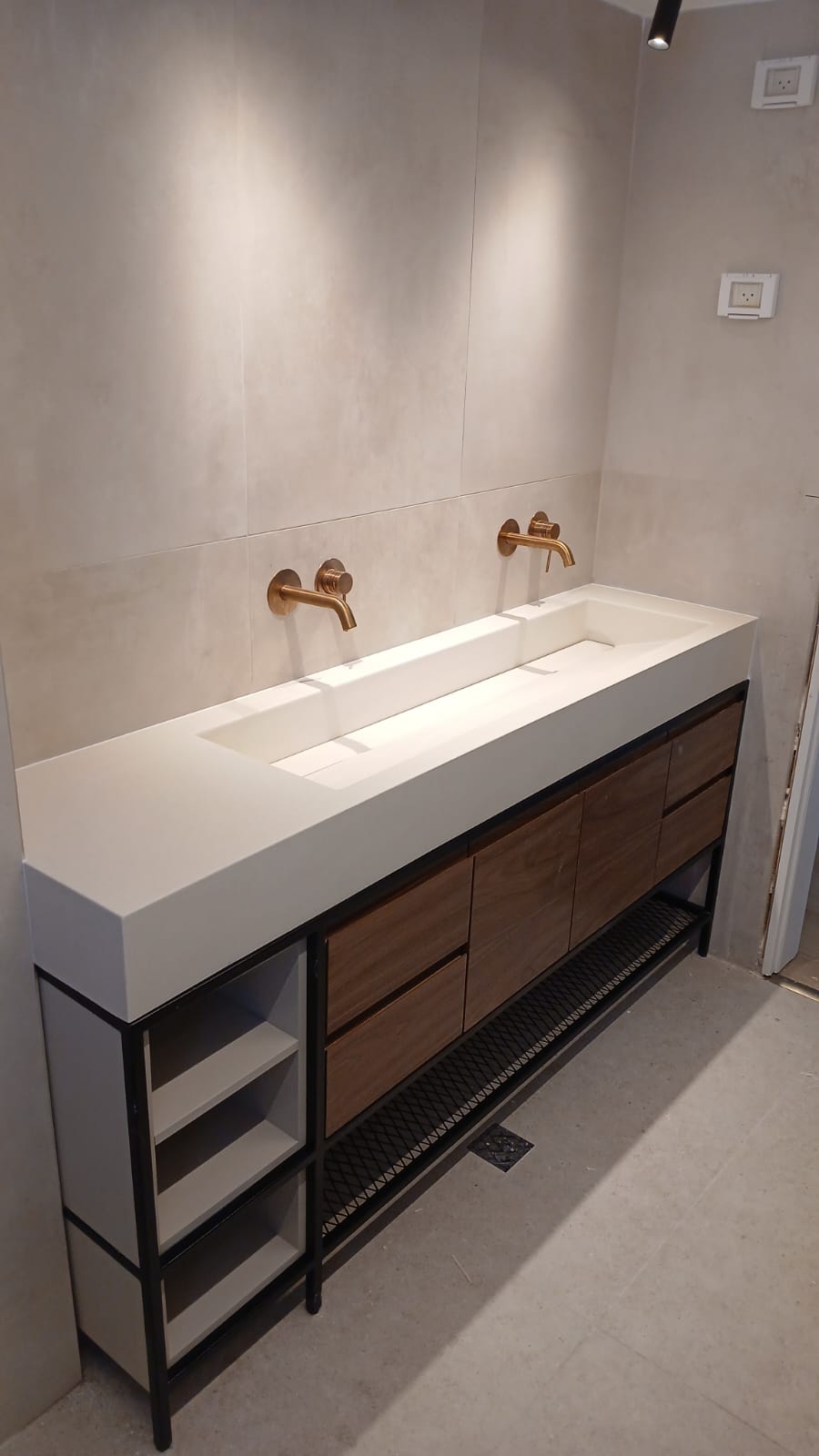 ארון אמבטיה ממבה