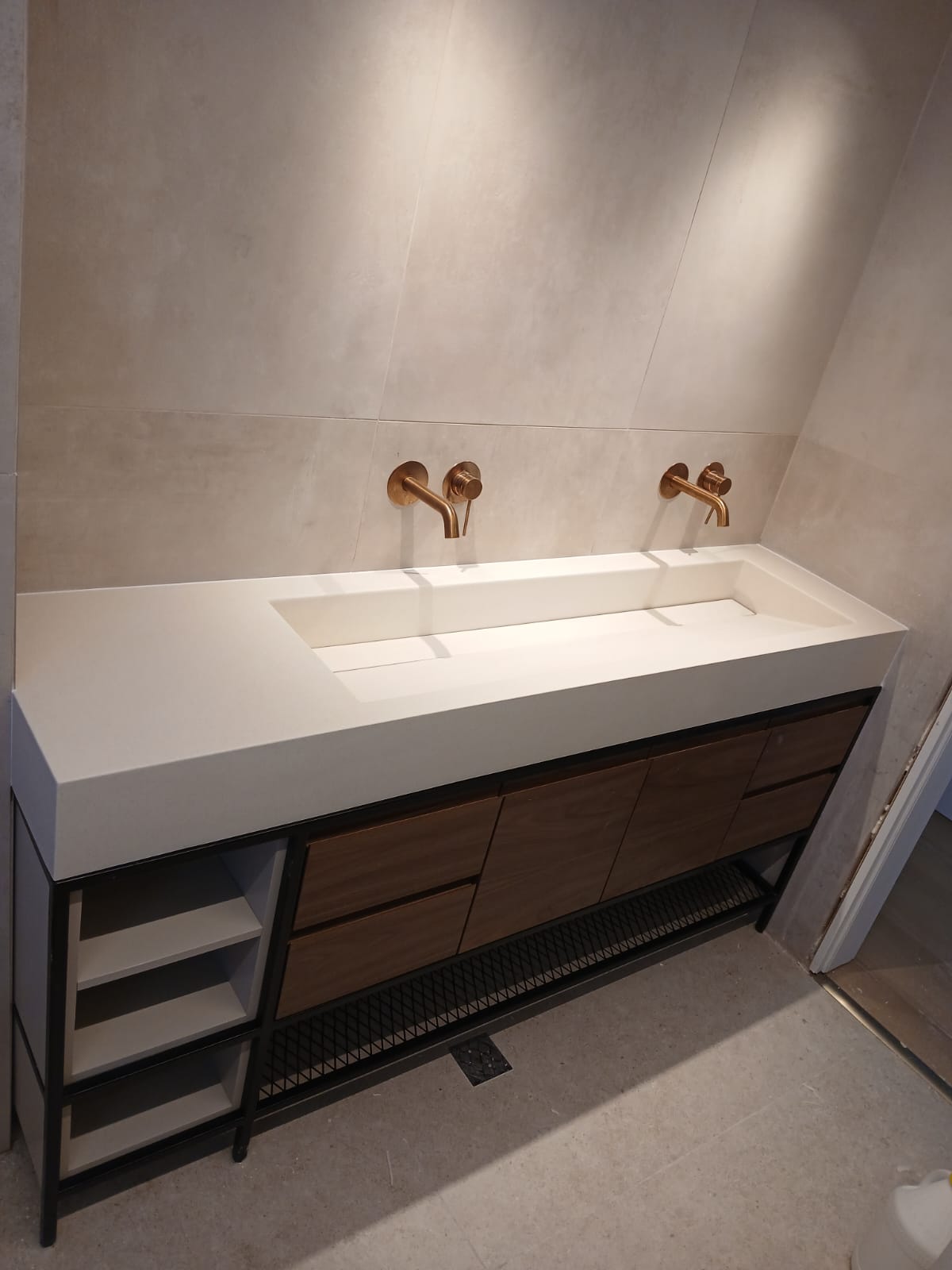 ארון אמבטיה ממבה