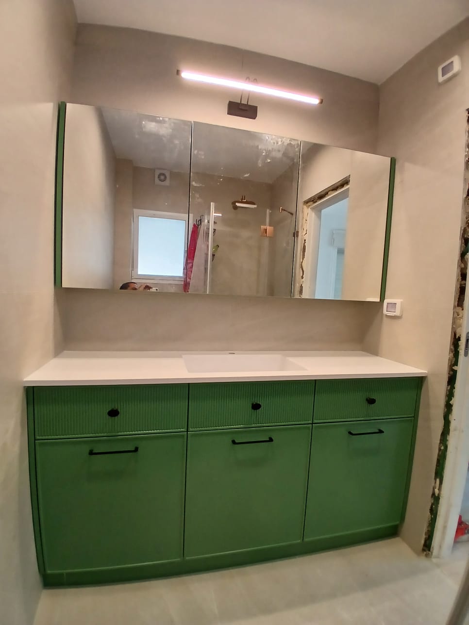 ארון אמבטיה גלקסי