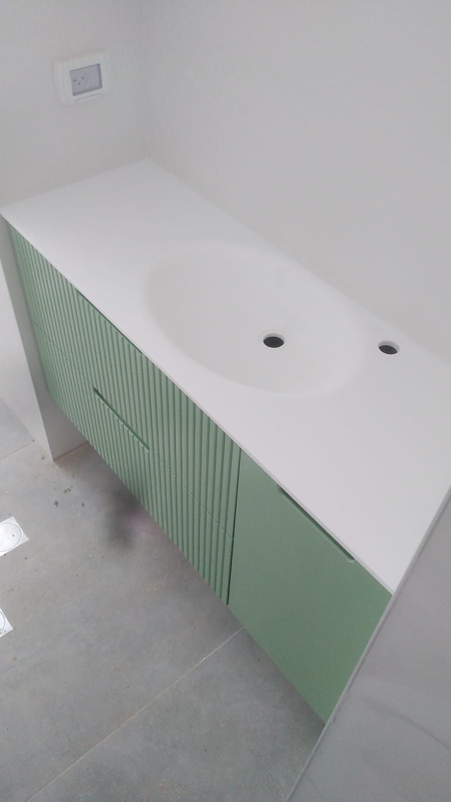 ארון אמבטיה דנה