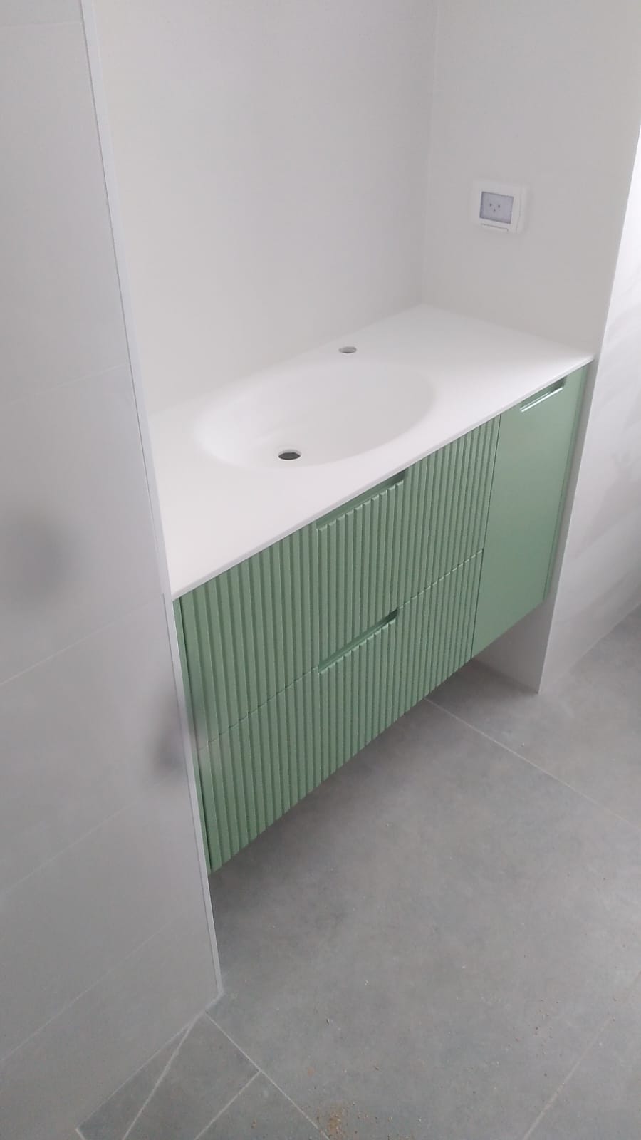 ארון אמבטיה דנה