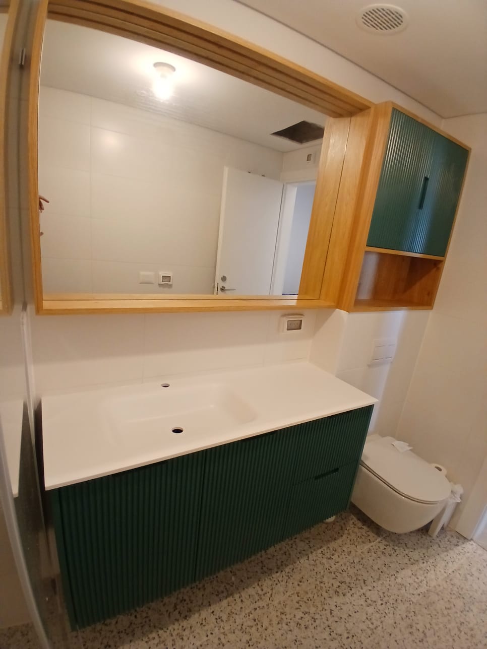 SKY ארונות אמבטיה