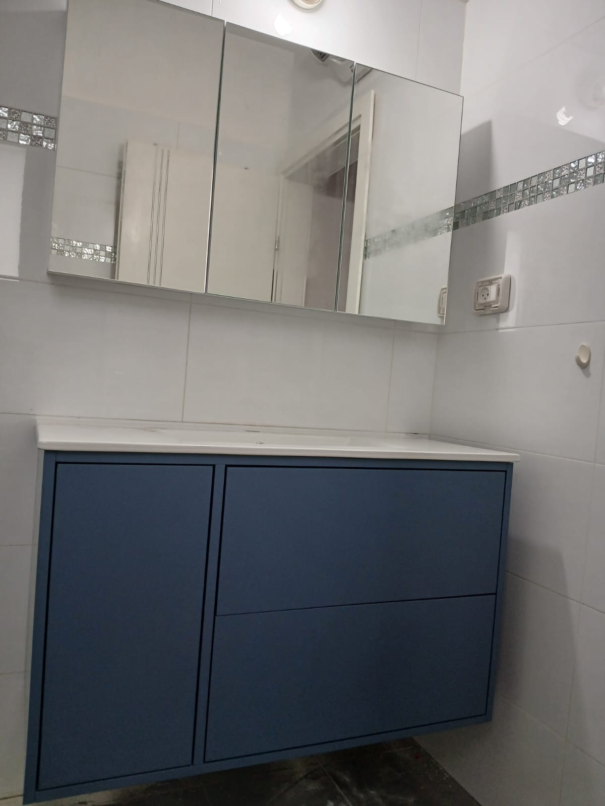 ארונות אמבטיה BLUE