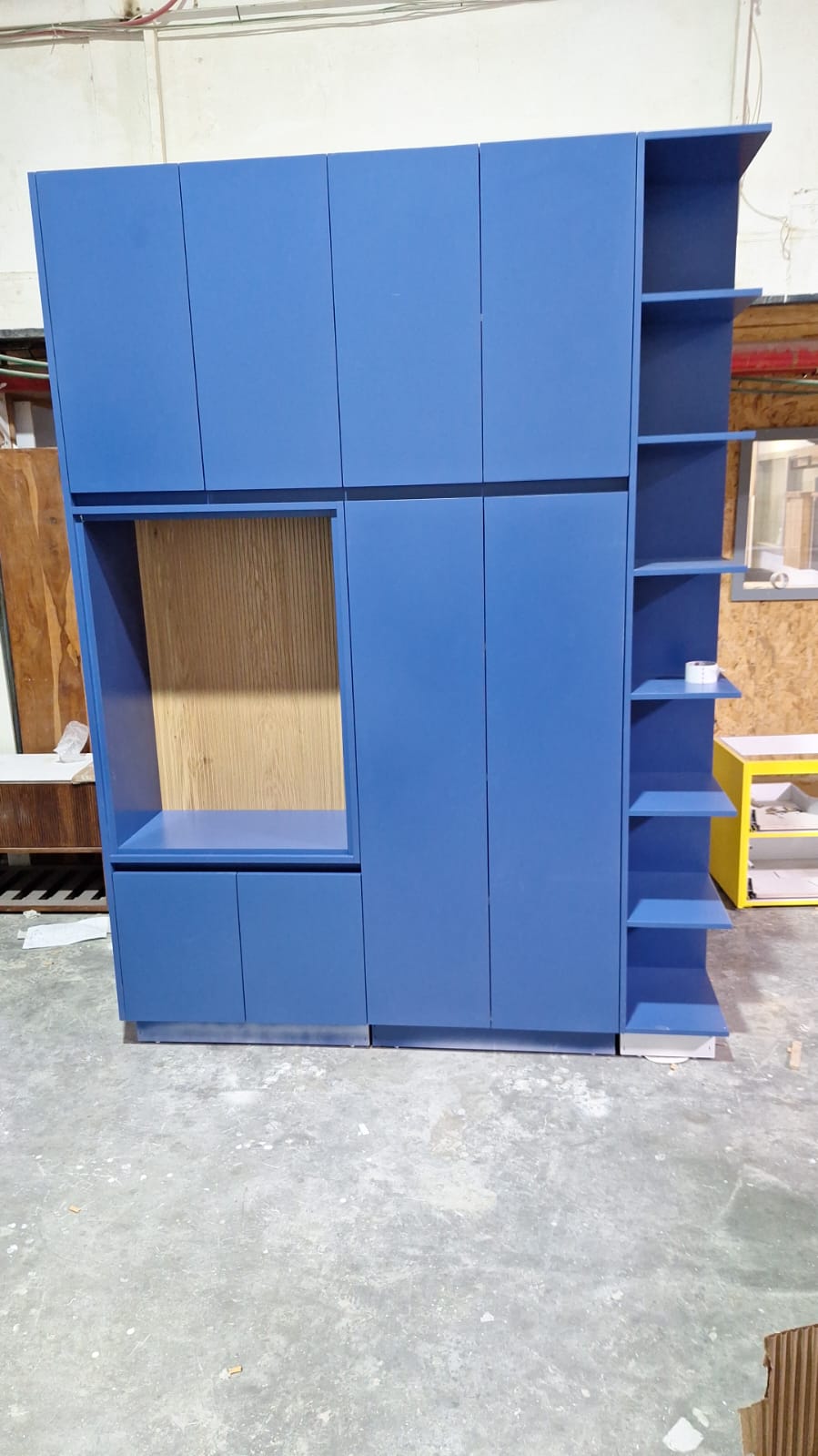 ארונת קיר BLUE