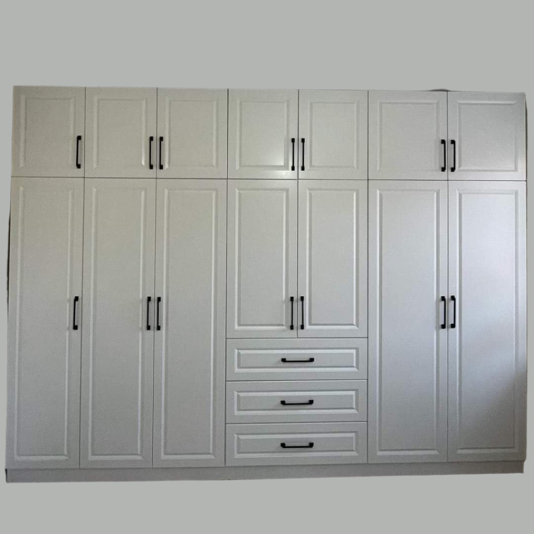 Closet in Epoxy Color White