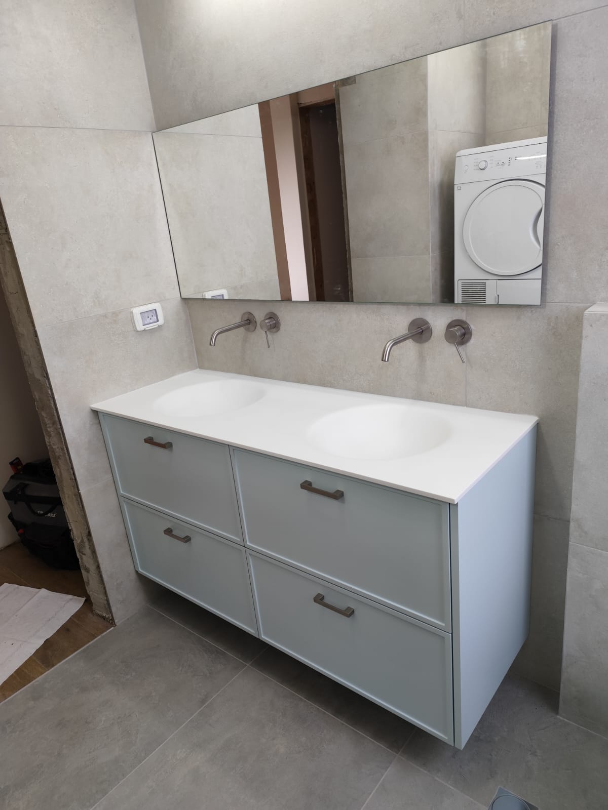 Sea ארונות אמבטיה